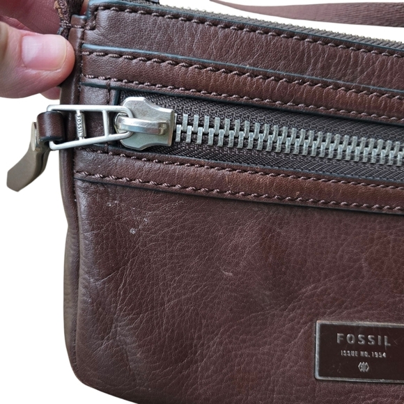 Fossil Dawson Brown Genuine Cow Hide Leather Double Zip Crossbody Bag - Picture 2 of 5